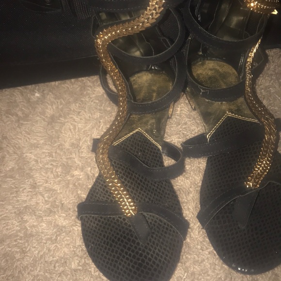 Sandals - Picture 2 of 3